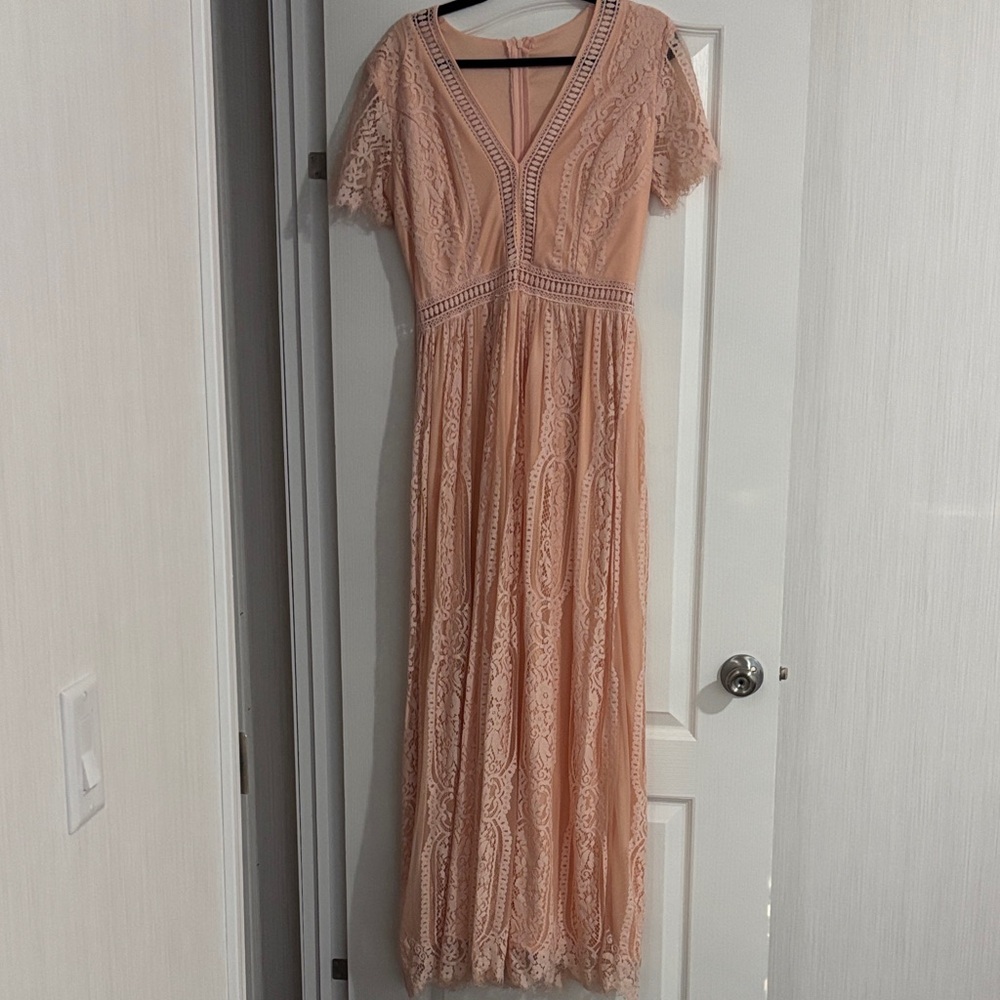 BEAUTIFUL lace dress